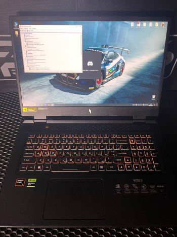 Acer Nitro V16 греется