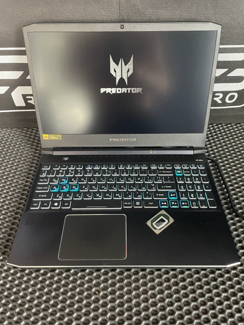 Acer Nitro 5 AN515-52 не включается и не заряжается