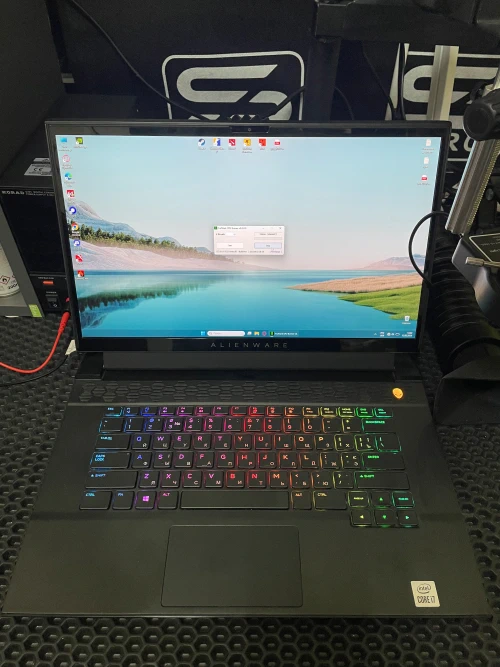 Alienware x16 не включается