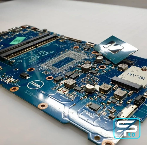 Dell G15-16 не включается