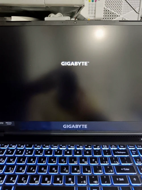 Ноутбук GIGABYTE не включается