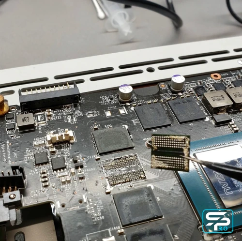 MSI белые квадраты на экране | Артефакты, Код 43 и замена видеопамяти VRAM