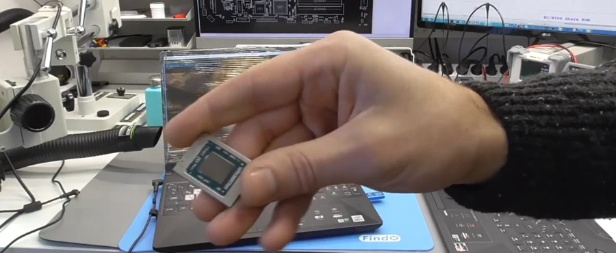 Asus при включении черный экран